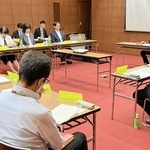 播但連絡道路の管理・運営の在り方などが話し合われた有識者会議の初会合＝神戸市中央区下山手通４