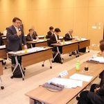 地元選出の国会議員に重点施策向けの予算確保を要望する播磨地域の首長ら＝東京都港区