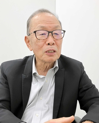 ひょうご被害者支援センターに関わった四半世紀を振り返る井関勇司弁護士＝神戸市中央区東川崎町１