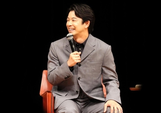 撮影秘話などを披露する俳優の仲野太賀さん＝１４日午後、朝来市和田山町玉置