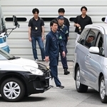 事件捜査のため、たつの署に集まった捜査員ら＝１日午前１０時３２分、たつの市龍野町富永