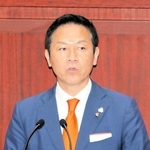 議長の退任あいさつで来春の姫路市長選に立候補する意向を示した石堂大輔市議＝姫路市安田４、市議会議場