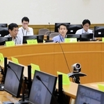 ドクターヘリの安定運航やカバー対策について話し合った会議＝１７日午後、神戸市中央区、兵庫県災害対策センター