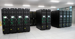 報道陣に公開された新スパコン「理究」＝理化学研究所計算科学研究センター