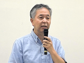 門隆志・兵庫県議に対する処分を発表した兵庫維新の会の金子道仁代表＝２６日午後、神戸市中央区