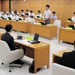 兵庫県の財政健全化に向けて議論した会議＝１３日午後、県庁