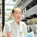 防災庁の役割について期待と注文を口にする兵庫県震災復興研究センター事務局長の出口俊一さん＝１３日午後、神戸市長田区久保町