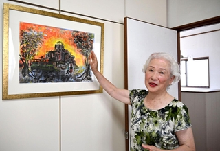 ２０２４年に内藤さんが描いた原爆ドームの絵。「警告」の思いを込めたという＝神戸市垂水区塩屋北町