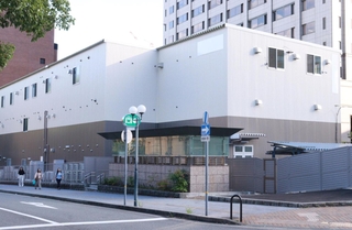 ９月２３日から業務を開始する生田署の仮設庁舎＝神戸市中央区下山手通５