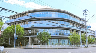 巨額の建設費などが経営悪化につながったといわれる総合福祉施設「高浜町ライフサポートステーション」＝芦屋市高浜町