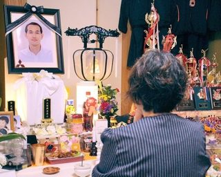 「なんであんな死に方せなあかんかったんやろう」とつぶやく高峰啓三さんの妻＝23日午後、兵庫県の中播磨地域