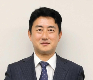 松本真氏