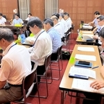 播但連絡道路の管理・運営のあり方を考える有識者会議の第２回会合＝７月３１日、神戸市中央区下山手通４、兵庫県公社館