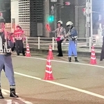 改正法の施行を前に神戸市内で実施された飲酒検問。同様の取り締まりが県内各地で行われた＝７月１７日夜、同市灘区