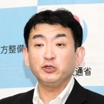道路整備や防災対策などの抱負を語る小林賢太郎局長＝大阪市中央区大手前３