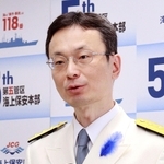 第５管区海上保安本部長に着任し、抱負を述べる高橋徹氏＝神戸市中央区波止場町