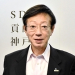 定例会見で自身の考えを述べる久元喜造市長＝神戸市役所（撮影・篠原拓真）