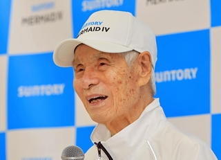 ８８歳での単独無寄港太平洋横断の計画を発表した海洋冒険家の堀江謙一さん＝８日午前、西宮市西宮浜４（撮影・小林良多）