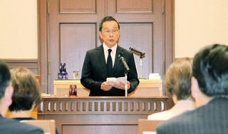 定例会開会のあいさつをする兵庫県議会の北野実議長＝１７日午前、県公館