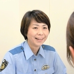 20年ぶりに警察官として勤務する中貝裕子巡査長＝川西署