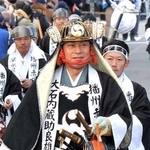 義士行列に大石内蔵助役で登場した松平健さん＝２０１４年１２月、赤穂市内