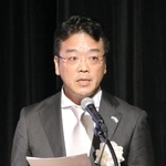 ルワンダ名誉領事に就任した神戸情報大学院大学学長代理の福岡賢二さん＝１５日午後、神戸市中央区