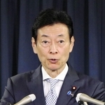 自民党選対委員長に再任され、記者会見する西村康稔衆院議員＝東京都千代田区