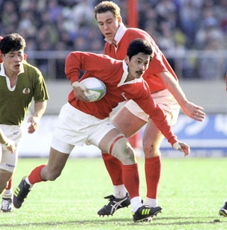 神戸製鋼の日本選手権７連覇に貢献した平尾誠二さん＝１９９５年１月１５日、東京・国立競技場
