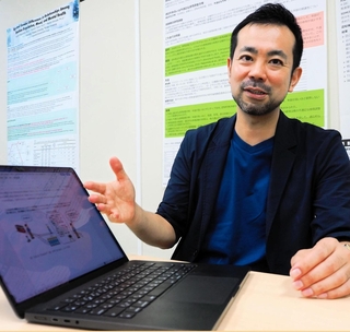 「判断の変更にＡＩを信頼しているかどうかは関係していなかった」と話す増本康平教授＝神戸市灘区鶴甲３、神戸大学大学院人間発達環境学研究科