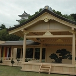 ２００７年、初めて一般公開された際の移動式能舞台＝県立明石公園