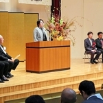 創基１００周年・開学３０周年を祝う記念式典＝神戸市看護大学