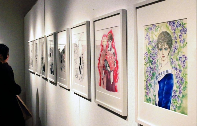 原画やイラストが並ぶ会場＝大阪市北区、阪急うめだギャラリー