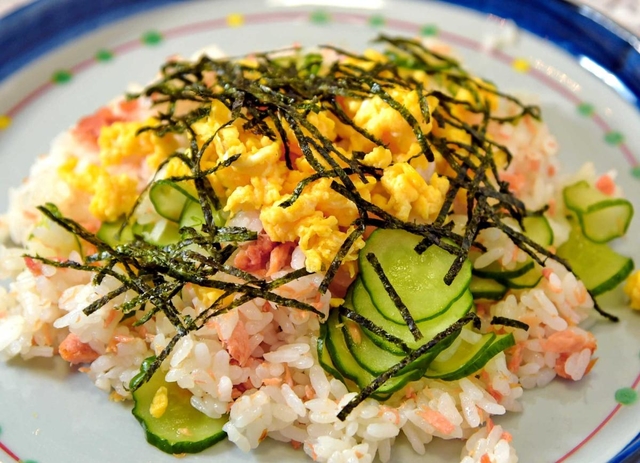 具材がシンプルで作るのが簡単なサケ寿司。減塩とおいしさを両立している