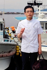 島の住民のみとりに向き合ってきた下宮一雄医師＝姫路市家島町坊勢