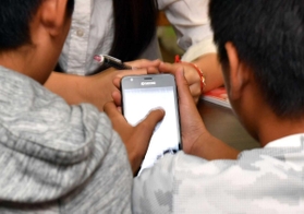 幼い頃からインターネットに親しむ子どもが増えている（写真は本文とは関係ありません）