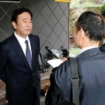 不正受給疑惑について取材に応じる村岡龍男・元事務局長＝１１月１１日、宍粟市一宮町（撮影・勝浦美香）
