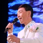 支援を続けてきた神戸で「永遠鉄道」を披露した渥美二郎さん＝７月１４日、神戸市垂水区日向１（イベントサポートわかば提供）