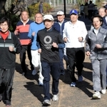 グループランナーに選出された「５６年目のファーストランの会」の１０人＝西宮市（撮影・後藤亮平）