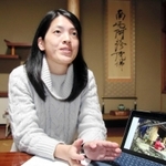 地域に飛び出し、顔の見える関係づくりを目指す立浪雅美さん＝尼崎市上坂部３、西正寺