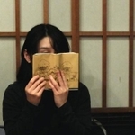 「本を嗅ぐ会」を開催した樋渡茉佑子さん