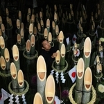 竹の切り口が笑顔に見える門松＝小野市垂井町（撮影・笠原次郎）