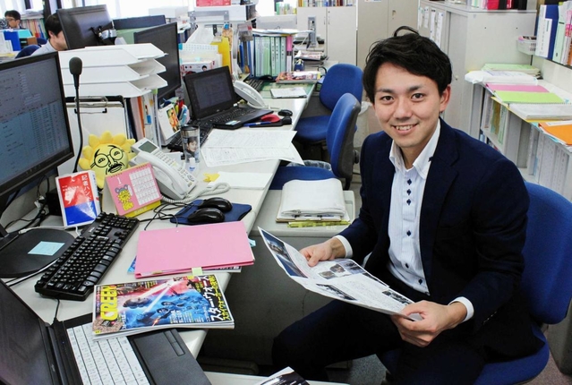 「シネマ・スタジアム」担当の宮本稜＝サンテレビ「シネマ・スタジアム」