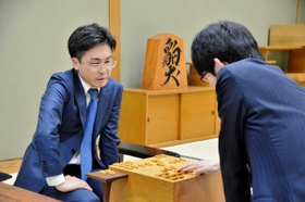 順位戦Ｂ級１組１１回戦に勝利し、来期からはＡ級で戦う菅井竜也八段＝関西将棋会館