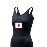 １９６４年東京五輪でミズノが日本選手団に提供した水着。首もとの開口部が広く、生地が上下で縫い合わされているなど、フィット性に欠ける設計だった（同社提供）