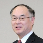 幹部職員に向けて年頭訓示する兵庫県警の加藤晃久本部長＝神戸市中央区下山手通５