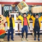 令和初の一番福となった黒木悠輔さん（中央）と二番福の藤本陽紀さん（右）、三番福の川畑陽平さん（左）＝１０日午前６時すぎ、西宮市社家町、西宮神社
