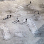 前日の追悼行事の余韻を残す東遊園地＝１８日午後、神戸市中央区加納町６