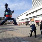 神戸市長田区の鉄人広場で行われた撮影（いまおかさん提供）