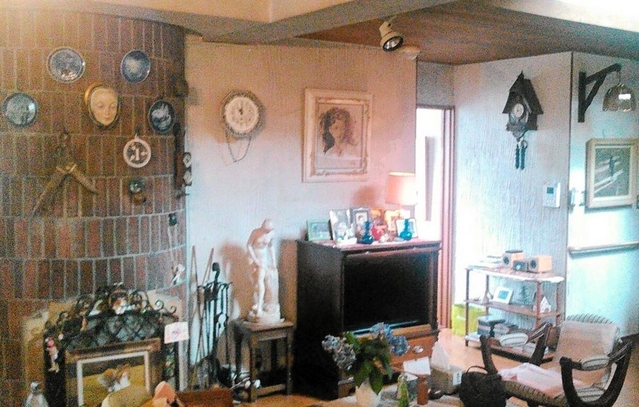 八千草さんの東京の自宅に飾られている肖像画。本人も愛した１枚だった（２０１８年）