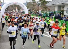２０１９年の篠山ＡＢＣマラソンの様子＝丹波篠山市内